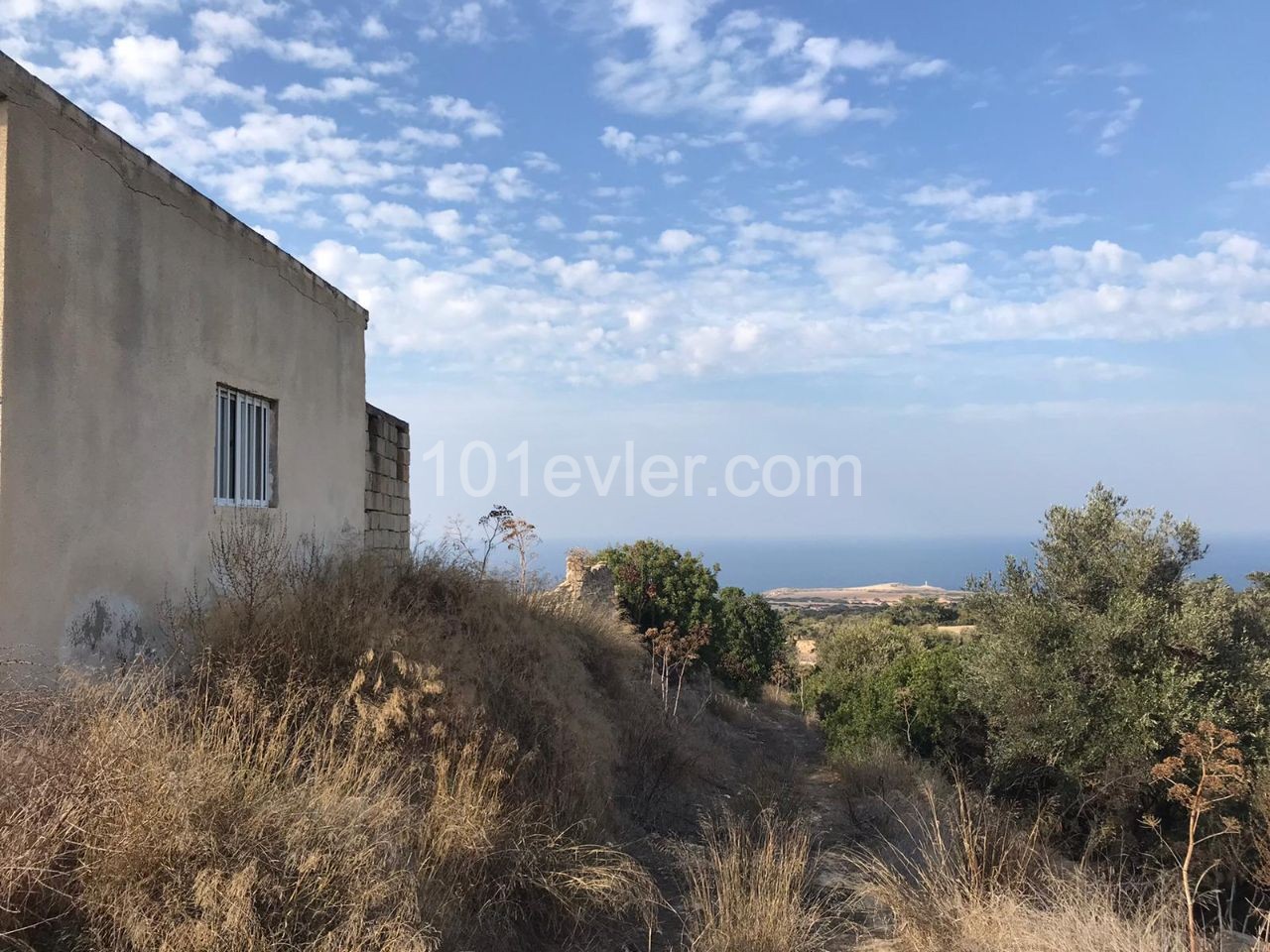 3 Old Houses with Sea View in Sipahi, 6 Decares of Land for Sale, 1 House ** 