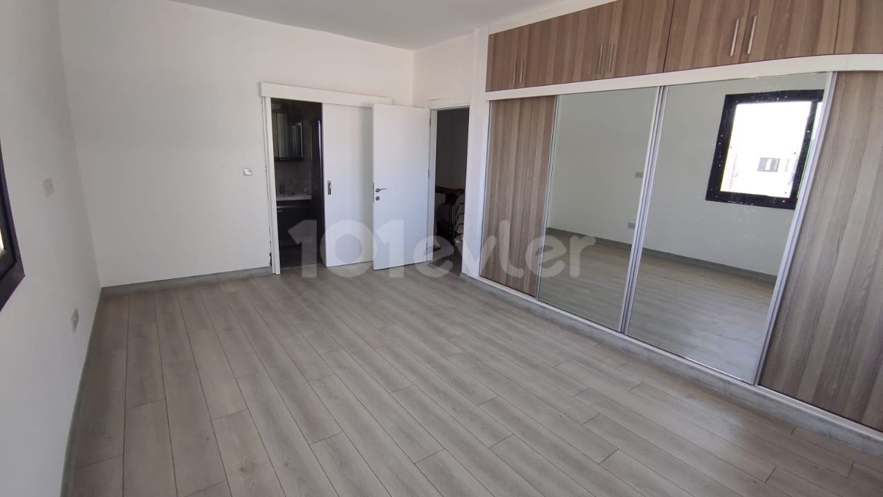 3+1 large villa for sale in Nicosia with a campaign price!