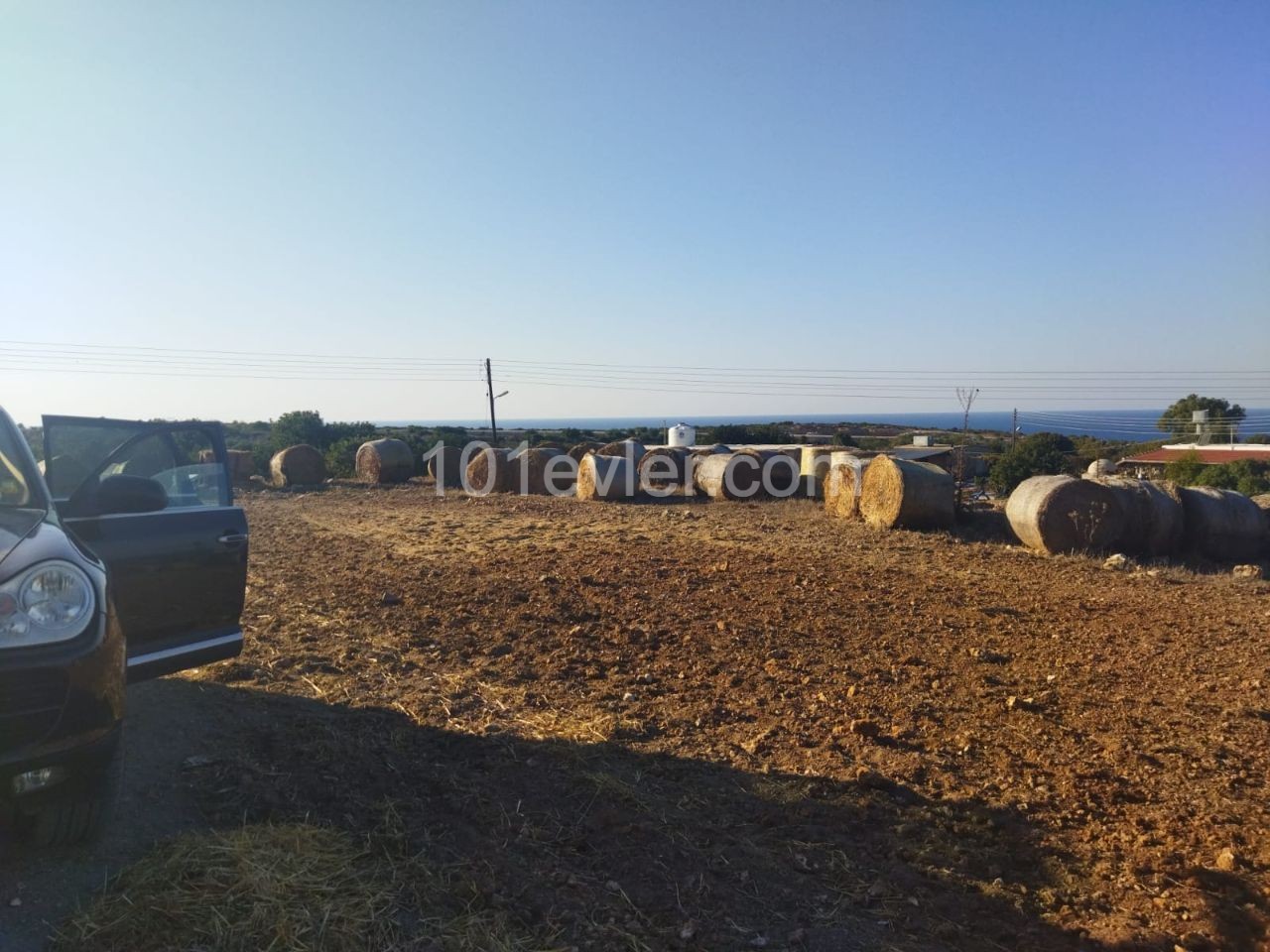 Yenierenköy'de deniz manzaralı satılık arazi