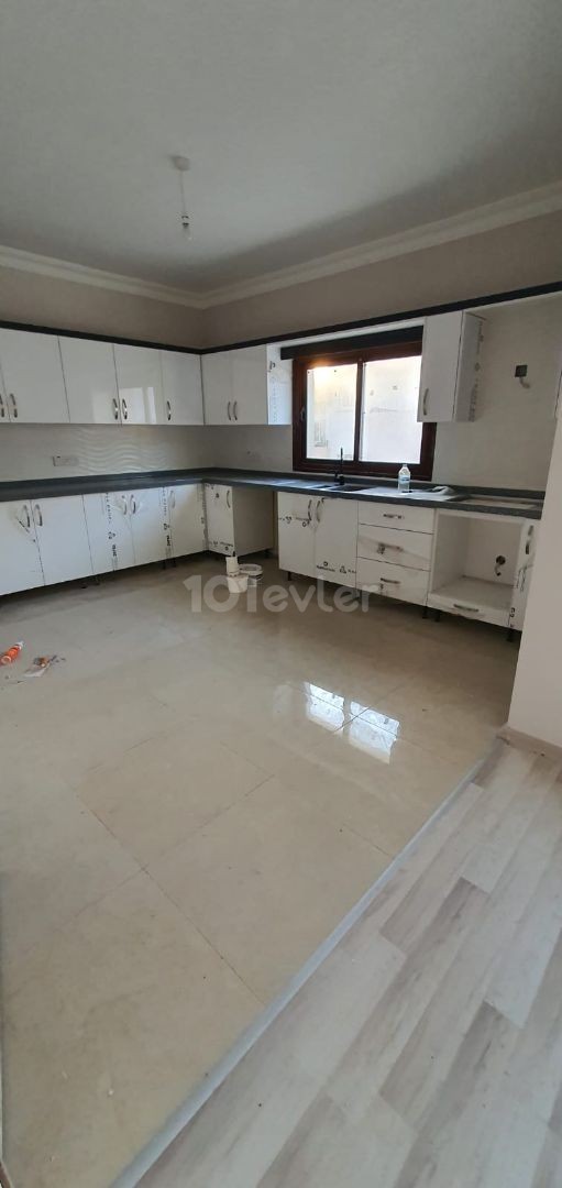 MAGOSA BAYKALDA KAÇIRILMAYACAK  FİYATA 4+1 PENTHOUSE