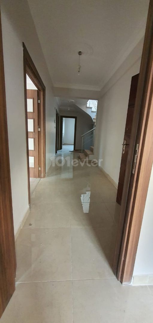 MAGOSA BAYKALDA KAÇIRILMAYACAK  FİYATA 4+1 PENTHOUSE