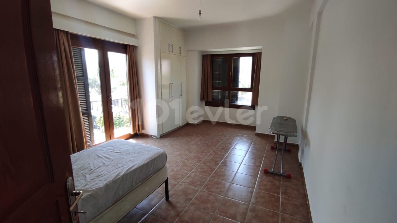 3+1 villa zum Verkauf in anständiger Lage in Kyrenia Chatalköy ** 