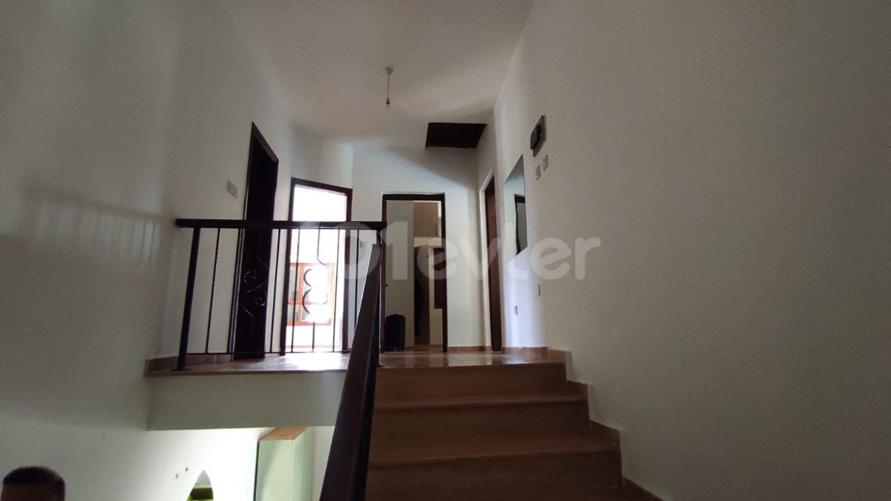3+1 villa zum Verkauf in anständiger Lage in Kyrenia Chatalköy ** 