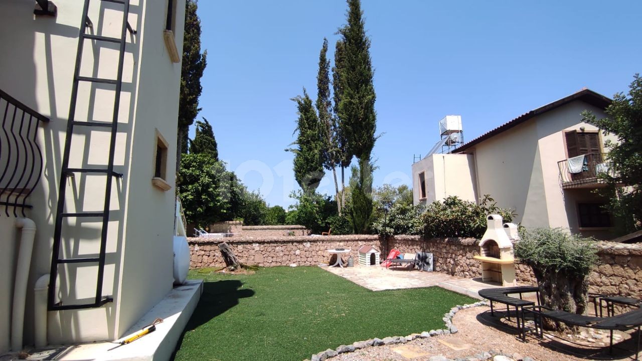 3 + 1 villas for sale in a decent location in Kyrenia Çatalköy ** 