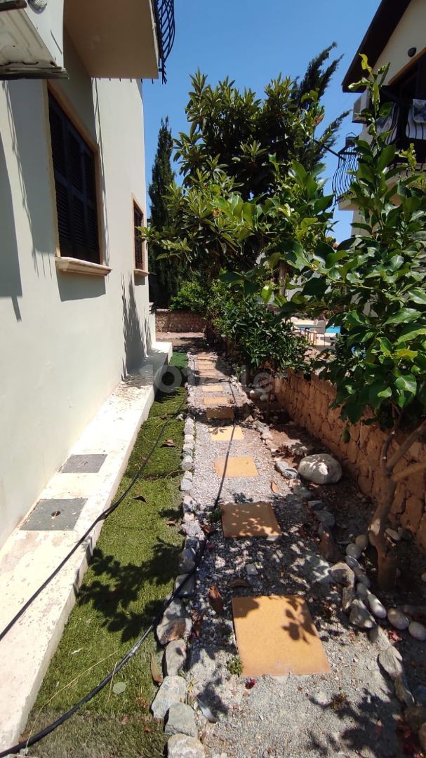 3+1 villa zum Verkauf in anständiger Lage in Kyrenia Chatalköy ** 