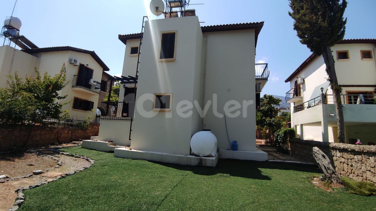 3 + 1 villas for sale in a decent location in Kyrenia Çatalköy ** 