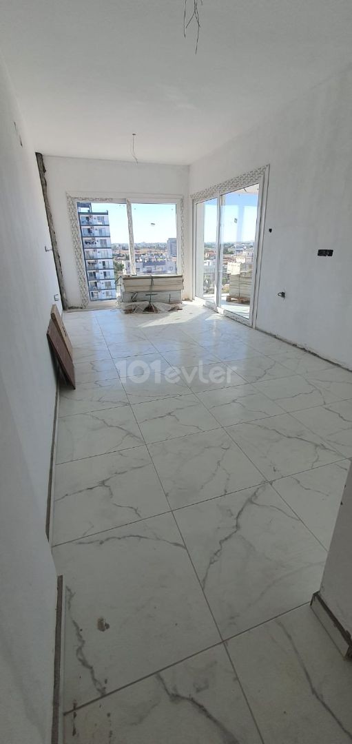 A PENTHOUSE FOR 78,000 POUNDS AT AN UNMISSABLE PRICE IN YENIBOGAZ. IT IS BUILT WITH 1ST CLASS MATERIALS 600 METERS FROM THE SEA. DELIVERY DATE October 2022 ** 