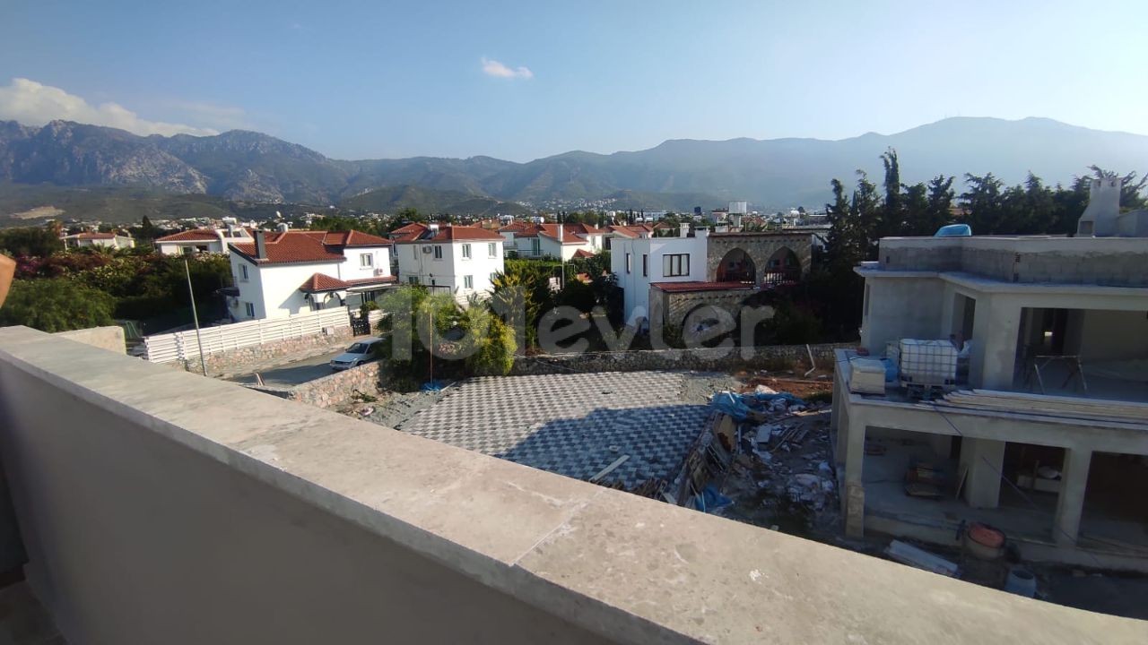 2+1 WOHNUNG ZU VERKAUFEN IN KYRENIA ** 