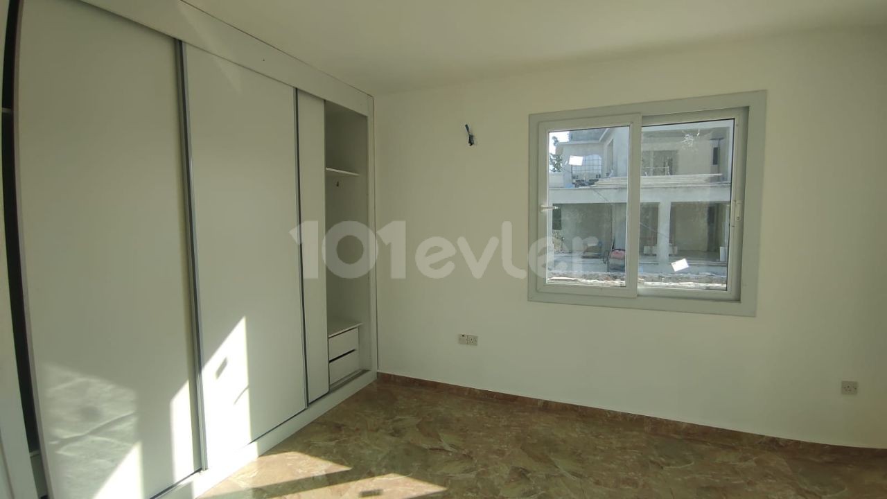 GİRNE'DE SATILIK 2+1 DAİRE 