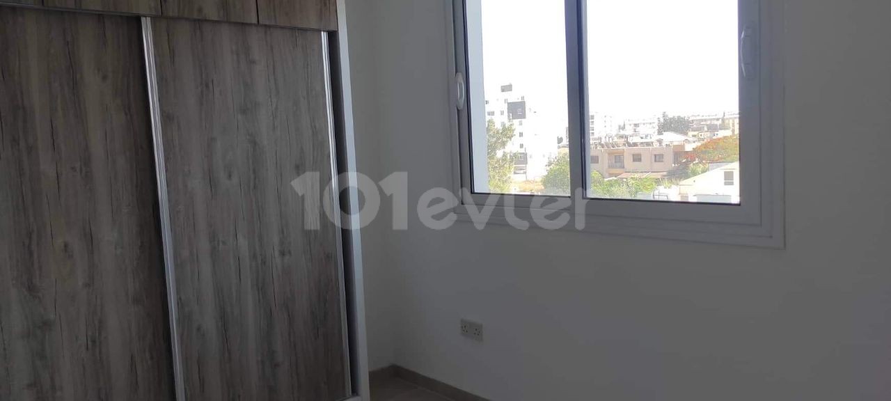 GAZİMAĞUSA 'DA SATILIK 2+1 DAİRE 