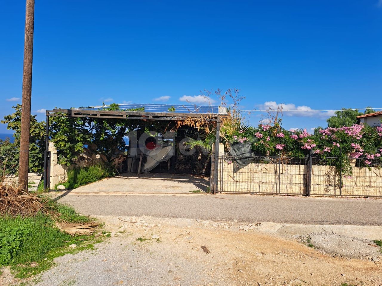 Villa zum Verkauf mit Berg - und Meerblick in Yenierenköy ** 