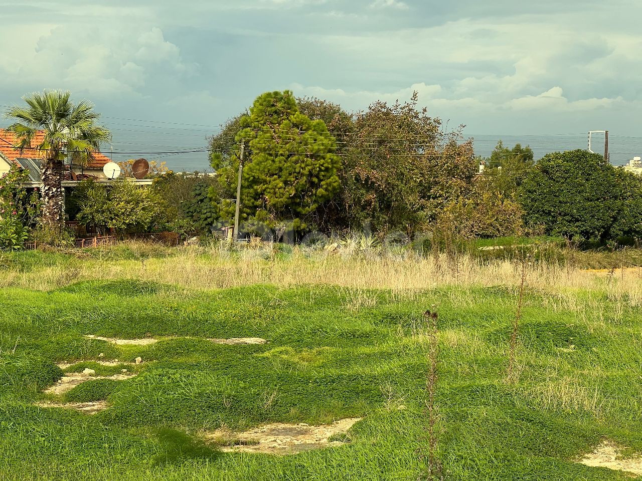 2 Hektar Land zu verkaufen im Dorf in Yeni Erenköy 