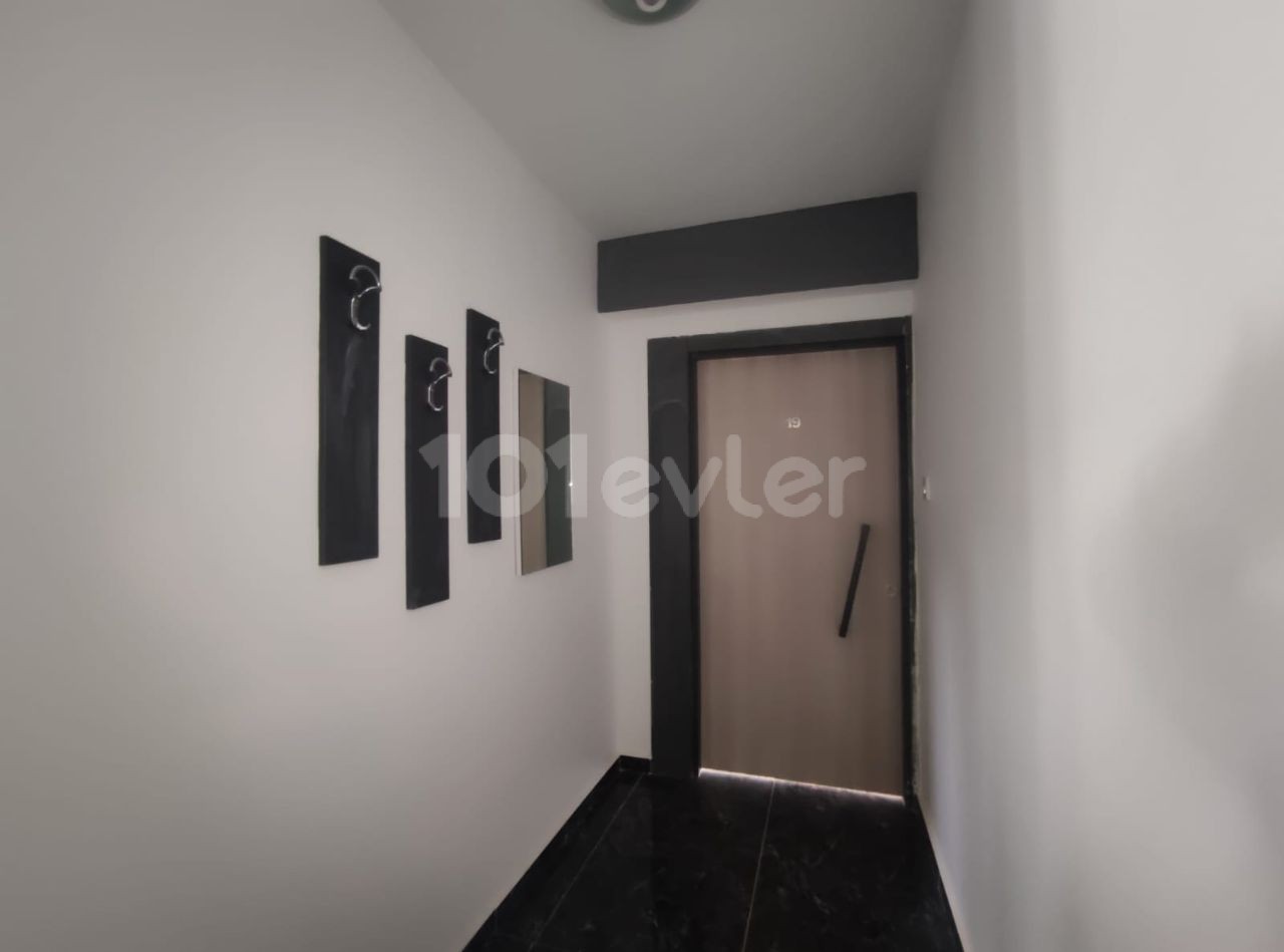 UNÜBERSEHBARER PREIS 2+1 WOHNUNG NEBEN MAGOSA CİTYMALL £ 60000 ** 