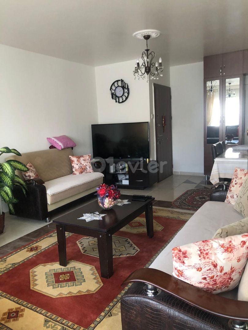 Girne merkezde satılık 2+1 daire