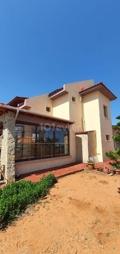 4+1 FULLY FURNISHED MAGNIFICENT VILLA FOR SALE IN KUMYALI