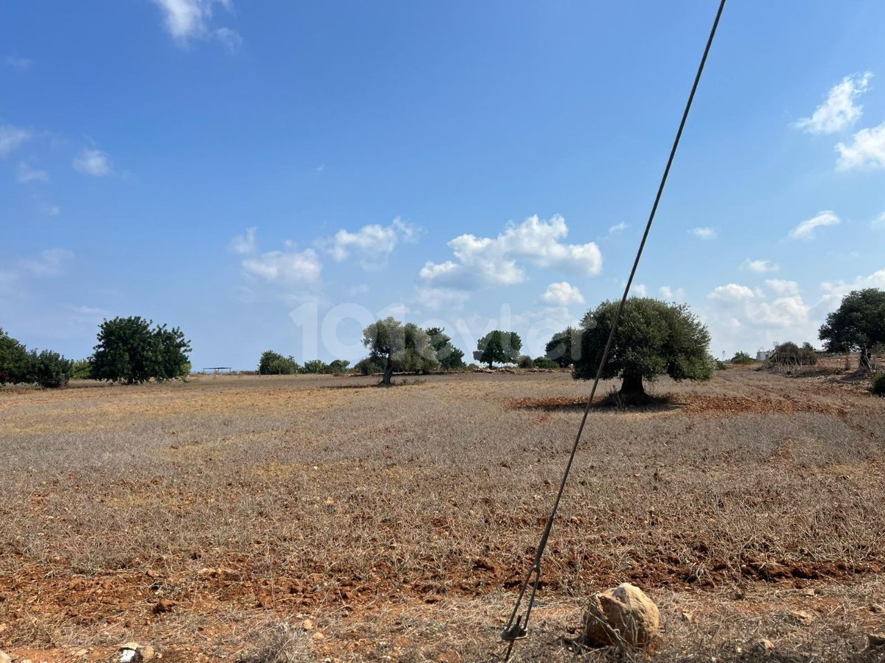 3 Hektar großes 2-Evlek-Land mit Zonenbebauung und Meerblick zum Verkauf in Yeni Erenköy