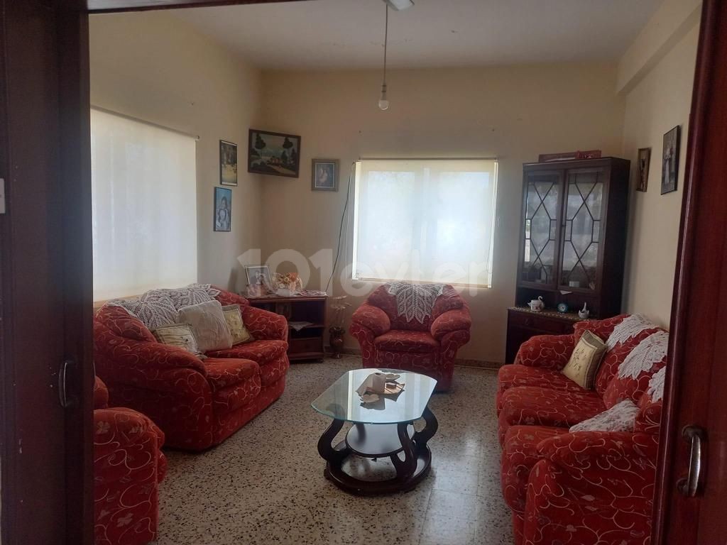 Detached House with 830 m2 Plot in İskele District