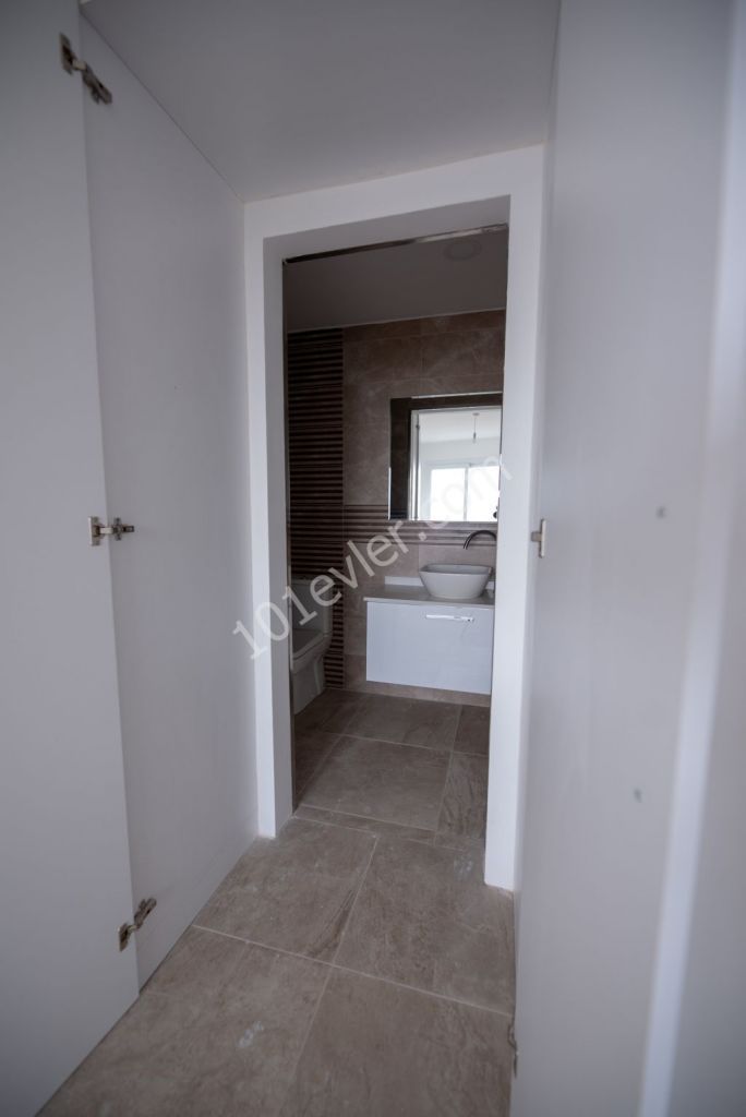 3+1 Wohnung Zu Verkaufen in Kyrenia Zentrum-Özyalcin 189 ** 