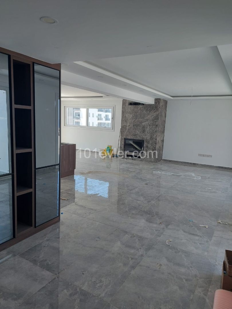 Girne Merkez'de 3+1 Satılık Penthouse