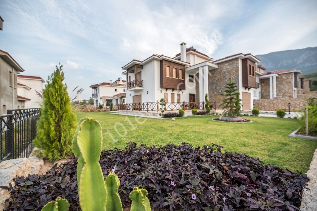 Bellapais'te 3+1 Satılık Villa - Bellapais Köşkleri