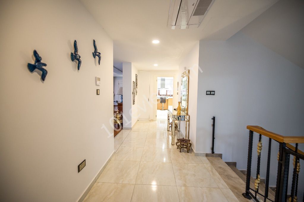 Bellapais'te 4+1 Satılık Villa - Bellapais Köşkleri