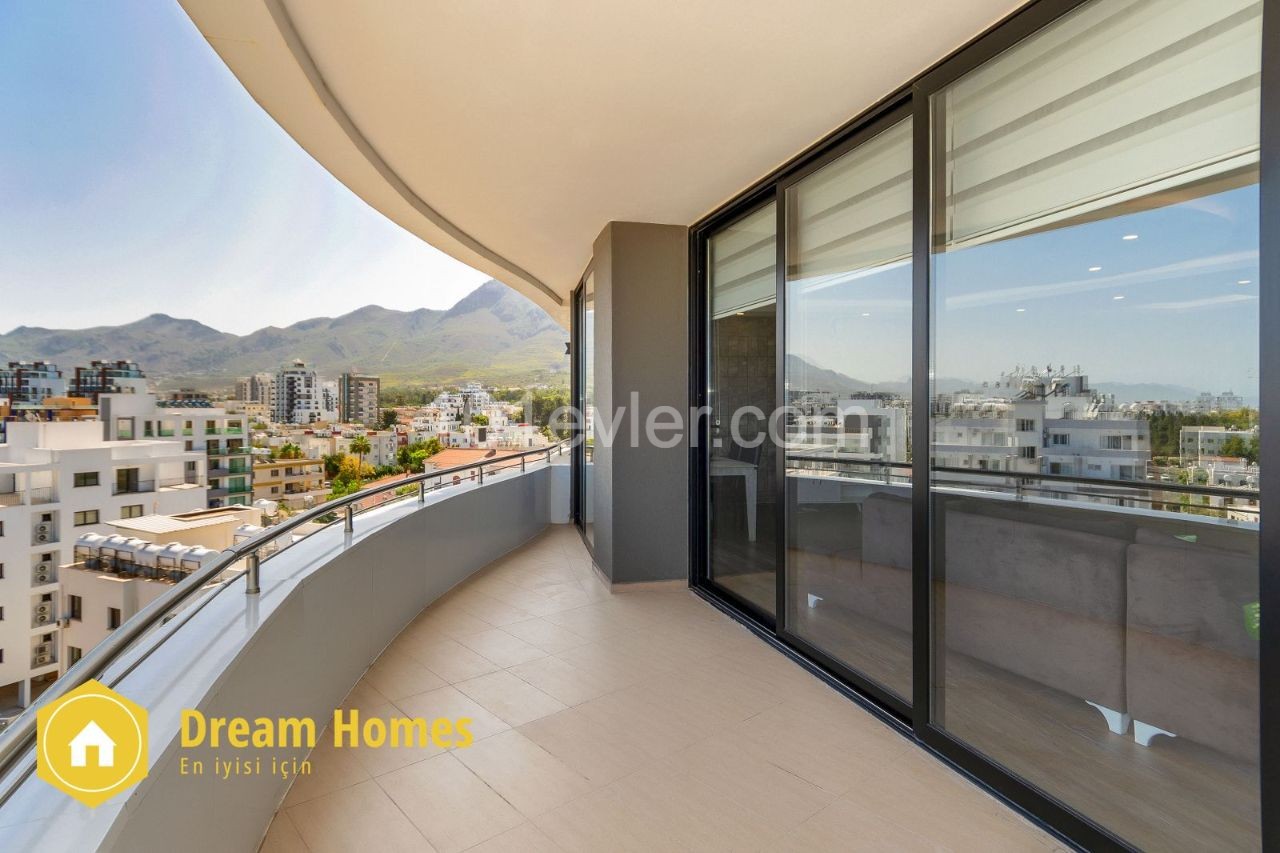 2+1 Wohnung Zu Vermieten mit herrlichem Berg-und Meerblick im Zentrum von Kyrenia auf Zypern ** 