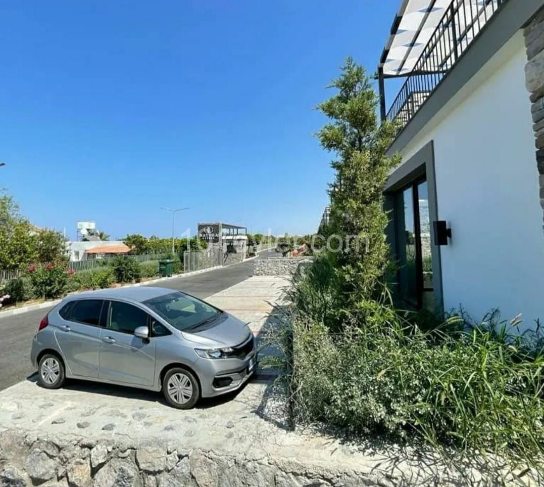  Girne Alsancak'ta  Site içi 1+1 Lüks Daire