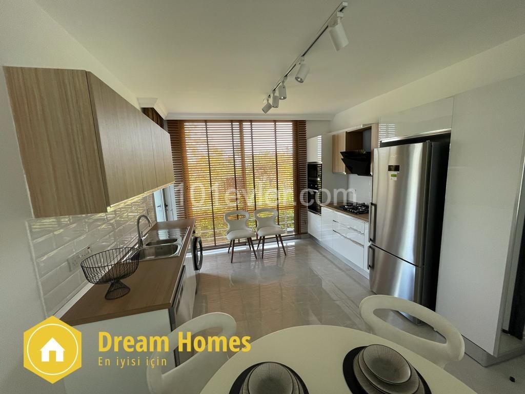 2+1 Flat for Sale in a Complex in Girne, Alsancak