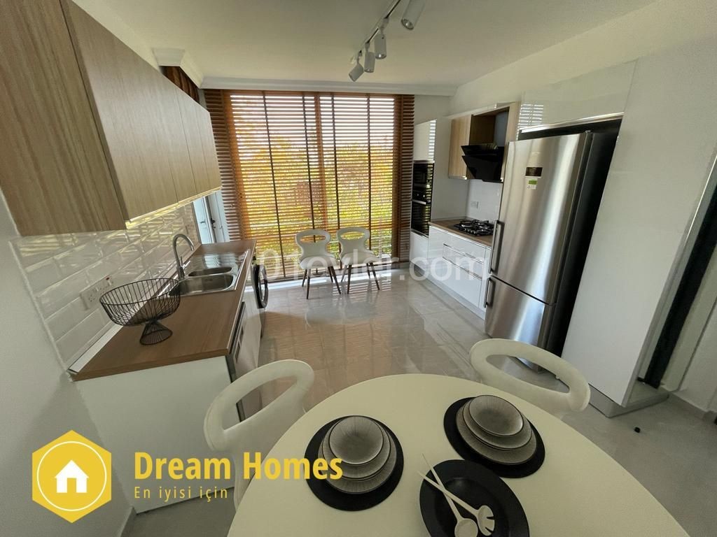 2+1 Flat for Sale in a Complex in Girne, Alsancak