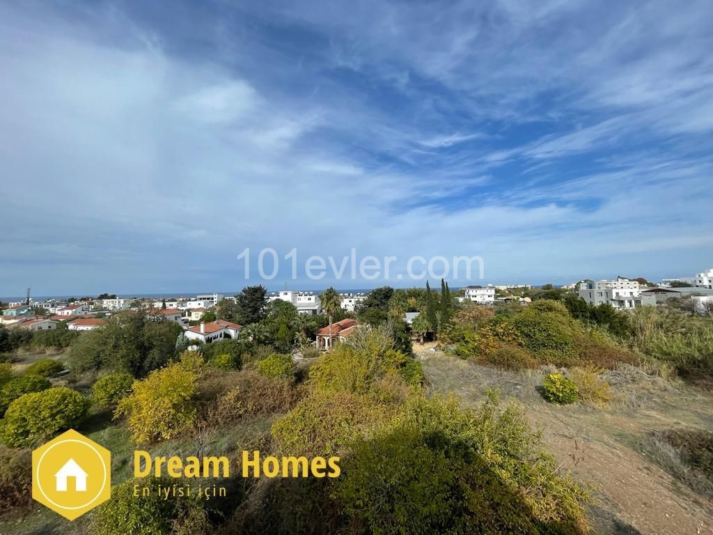 2+1 Flat for Sale in a Complex in Girne, Alsancak