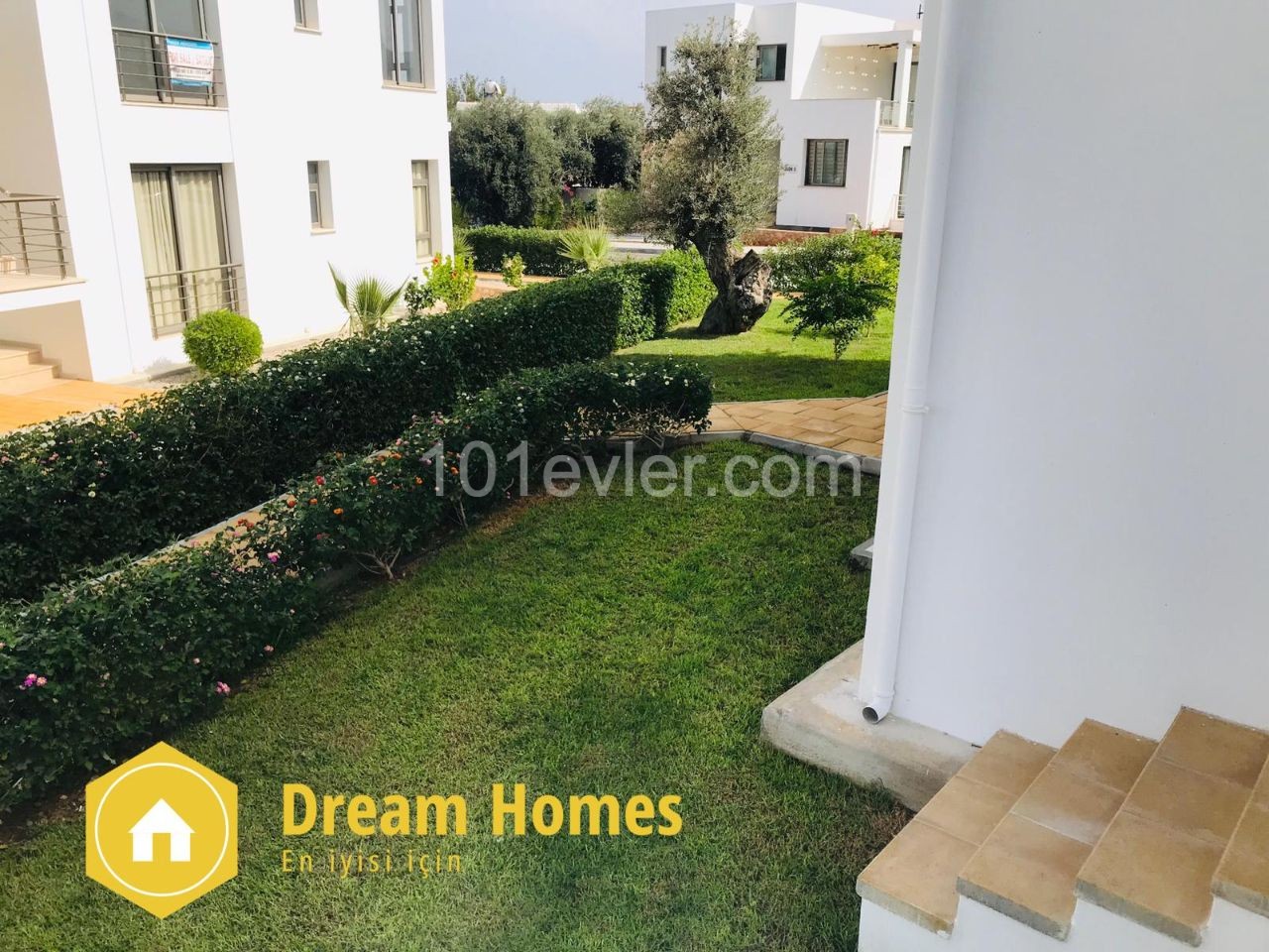 2+1 Luxus-Wohnung Zu vermieten in Kyrenia Olivenhain te Garten Boden ** 