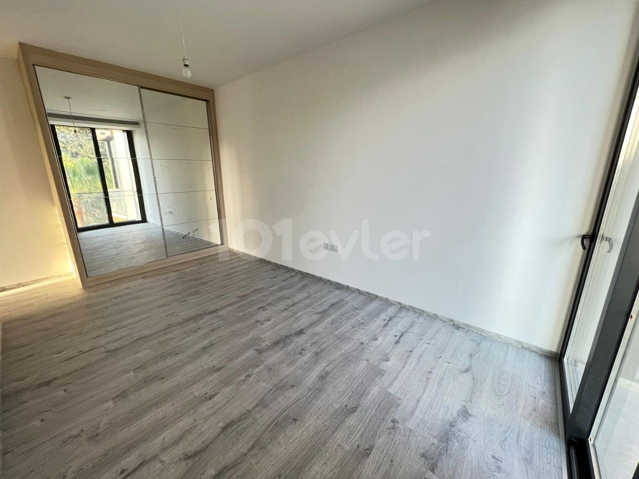 3+1 En-Suite Residence Wohnungen zum Verkauf mit überdachtem Parkplatz ,in sehr privater Lage, auf der Bellapais Straße, der Perle von Kyrenia ** 