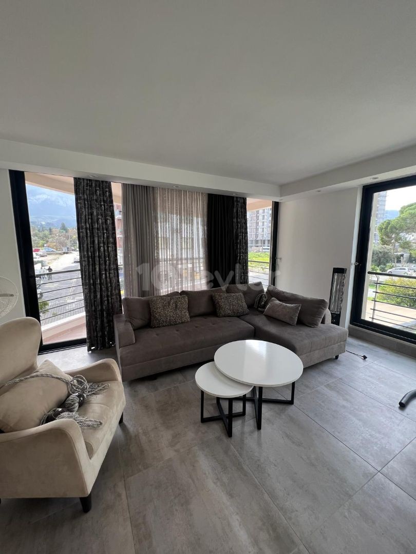 2+1 Luxus-Wohnung zur Miete in Kyrenia Zentrum von Zypern ** 