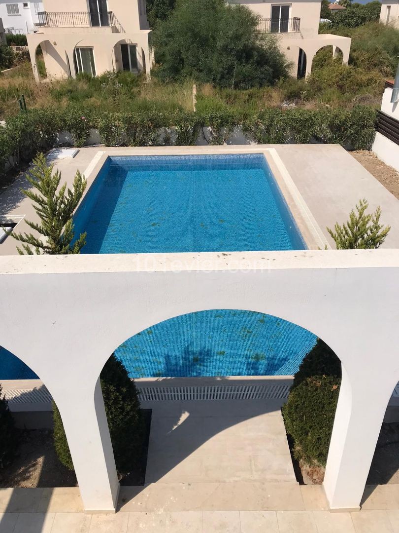 3+1 VILLA WITH PRIVATE POOL FOR SALE, WITH OPPORTUNITY PRICE, IN ALSANCAK, CYPRUS, NEAR MERIT HOTELS, 150 METERS FROM THE SEA ** 