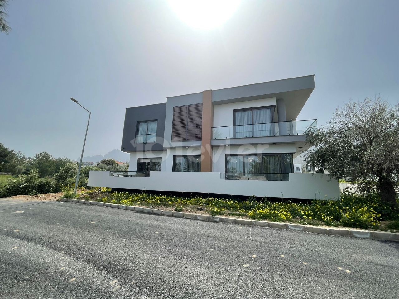 3 + 1 Villa zur Miete in Llogara Alsancak ** 