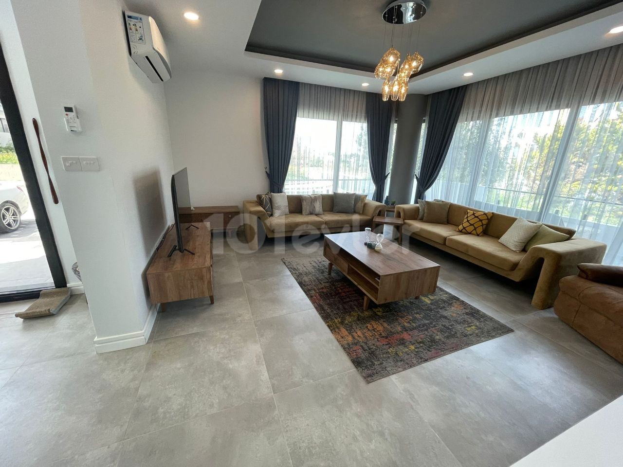 3 +1 Villa for Rent Equipped with Luxury Goods in an Excellent Location in Kyrenia Alsancak