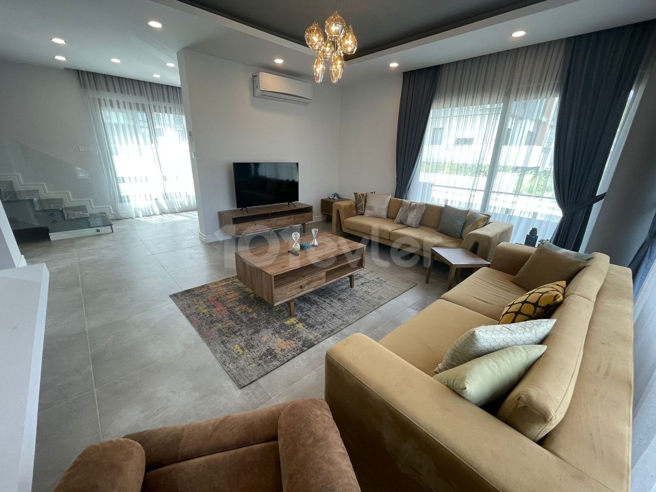 3 +1 Villa for Rent Equipped with Luxury Goods in an Excellent Location in Kyrenia Alsancak ** 