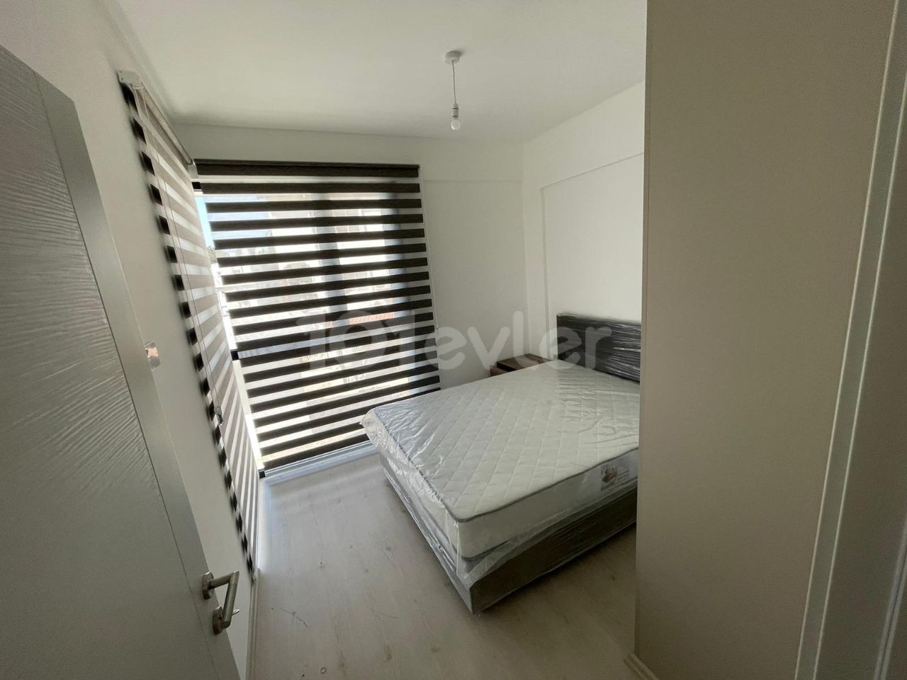 2+1 LUXUS-WOHNUNG ZUR MIETE IM ZENTRUM VON KYRENIA ,NEU MÖBLIERT ** 