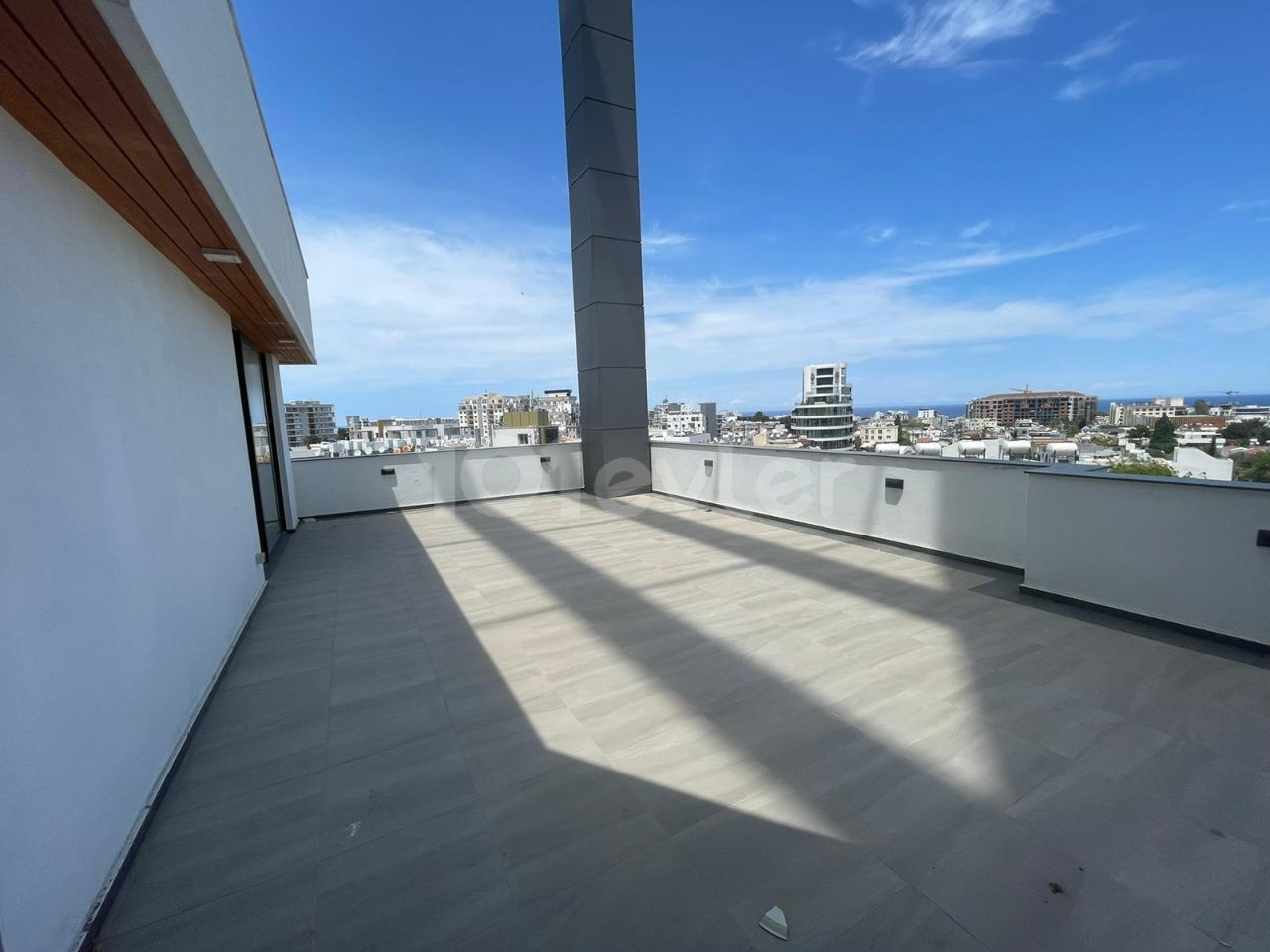 3 + 1 Luxus-Penthouse-Wohnung Zum Verkauf In Einer Der Exklusivsten Residenzen Von Kyrenia ** 