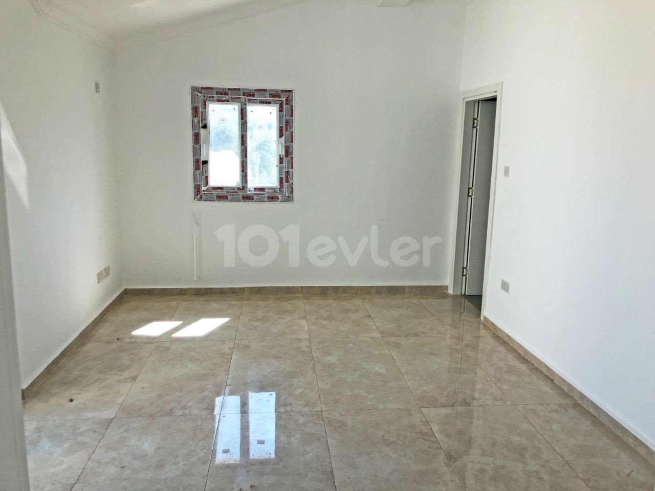 Kıbrıs Girne Alsancak'ta Satılık 3+1 Lüks Villa