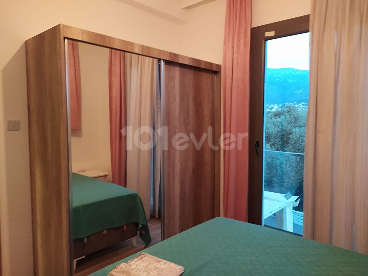 2 + 1 LUXUSWOHNUNG ZUR MIETE MIT EIGENER TERRASSE UND EIGENEM BAD MIT HERRLICHEM BERG-UND MEERBLICK IN KYRENIA OZANKÖY ** 