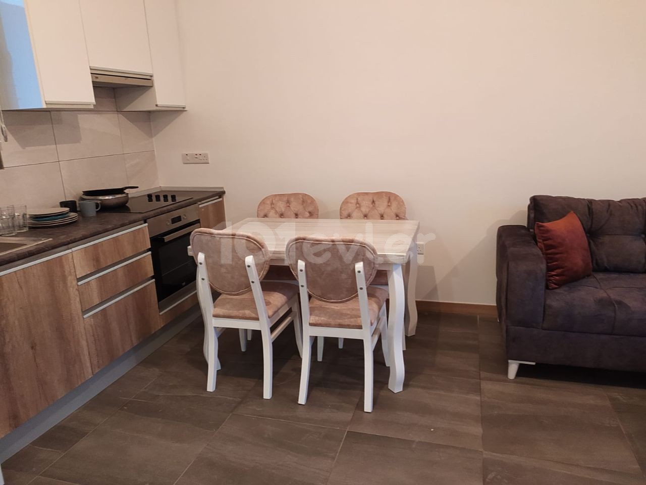 2 + 1 LUXUSWOHNUNG ZUR MIETE MIT EIGENER TERRASSE UND EIGENEM BAD MIT HERRLICHEM BERG-UND MEERBLICK IN KYRENIA OZANKÖY ** 