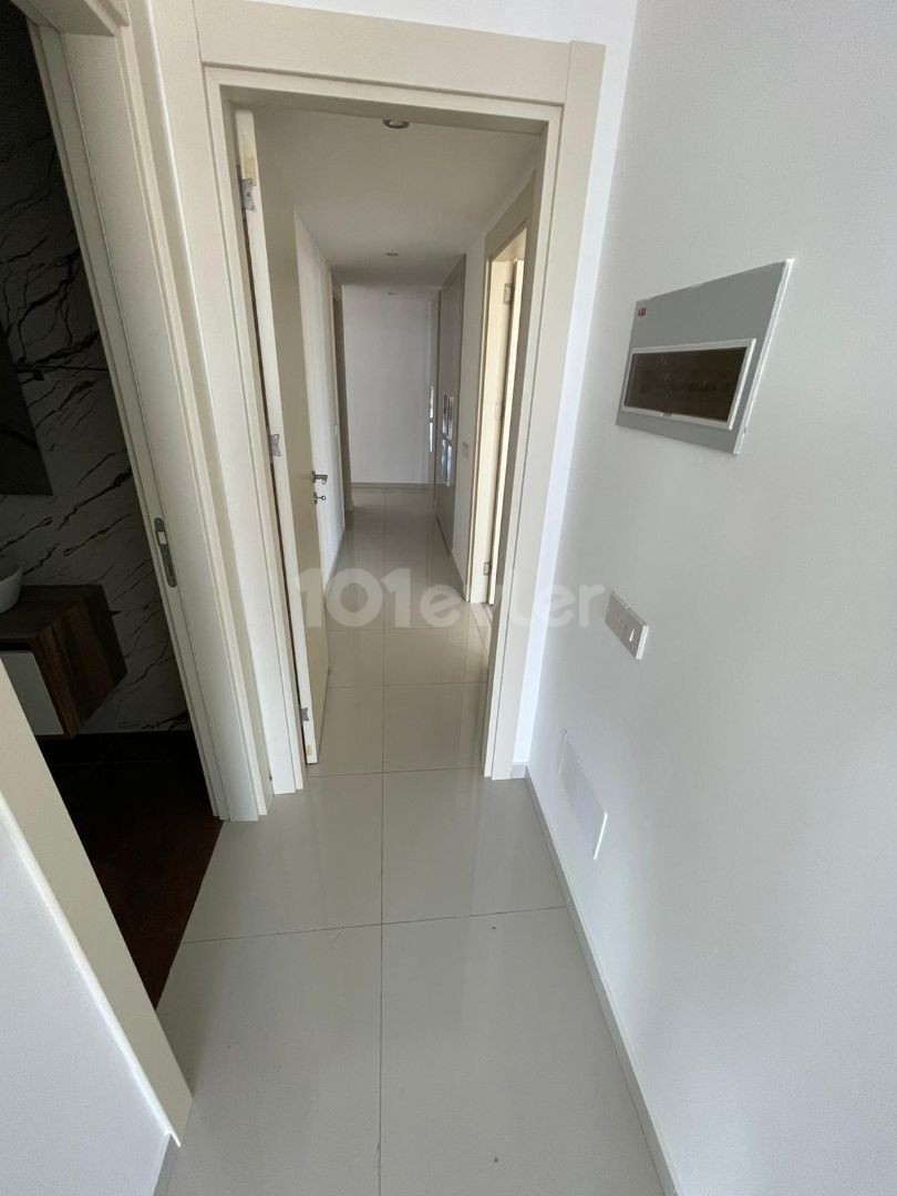 KIBRIS GİRNE MERKEZ'DE SATILIK 3+1 LÜKS DAİRE