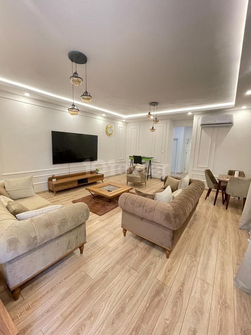 125 m2 2+1 Luxus-Wohnung zum Verkauf mit eigenem Bad in Zypern Kyrenia Zentrum ** 