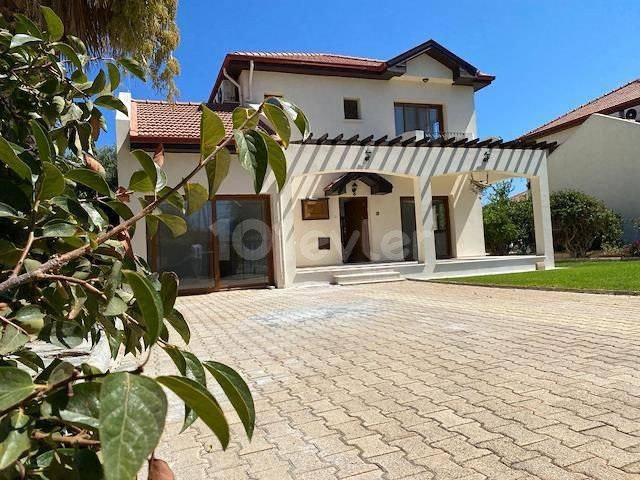 4 + 1 LUXURY VILLA FOR SALE WITH PRIVATE POOL ON 1000 M2 OF LAND, 100 METERS FROM THE SEA IN ALSANCAK, KYRENIA, CYPRUS ** 