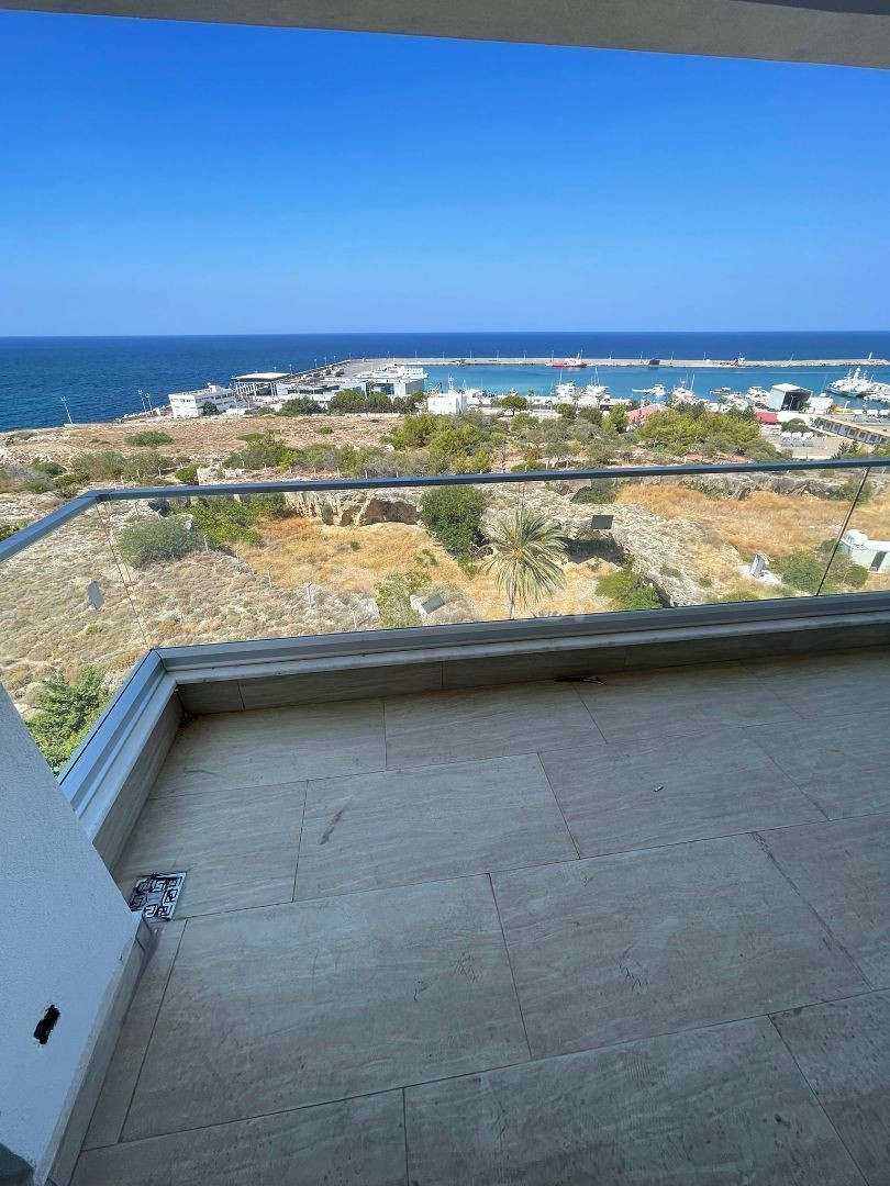 3+1 LUXUS-WOHNUNG ZUM VERKAUF IN ZYPERN KYRENIA ZENTRUM, VOR ORT, DIREKT AM MEER ** 