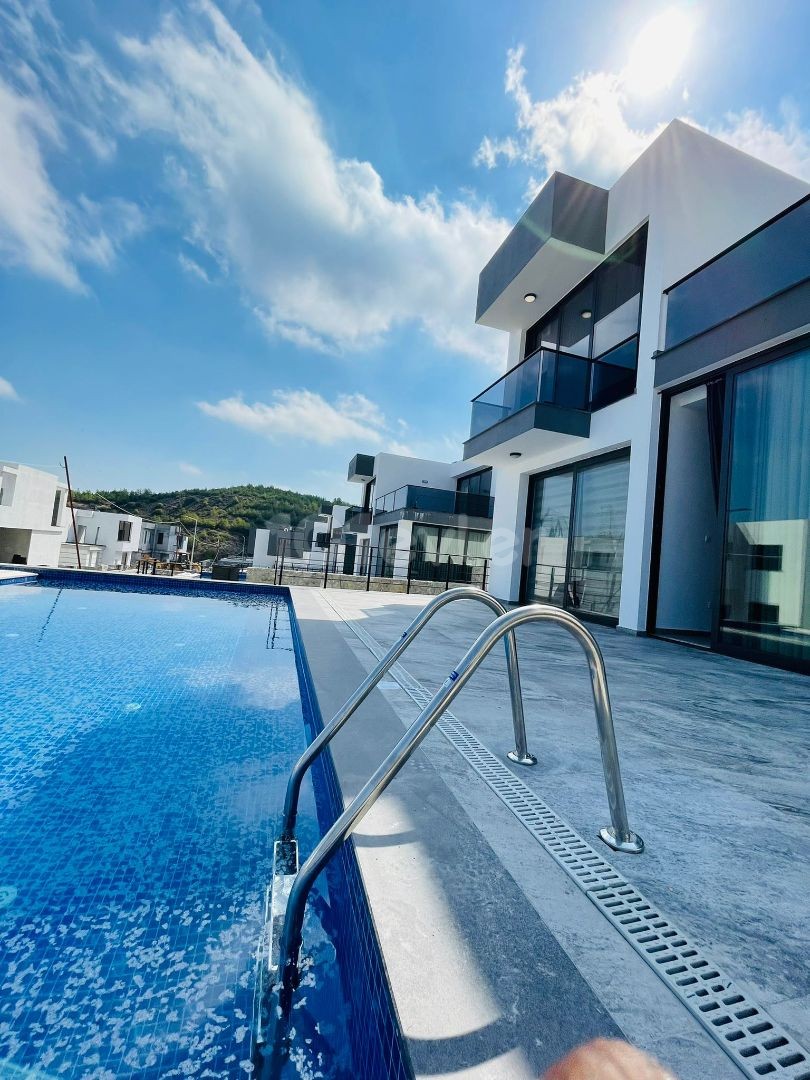 3+1 LUXUSVILLA MIT PRIVATEM POOL IN KYRENIA EDREMIT ** 