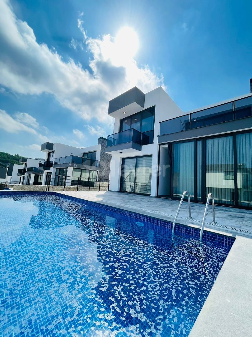 NEWLY FURNISHED 3 + 1 LUXURY VILLA FOR RENT WITH PRIVATE POOL IN KYRENIA EDREMIT ** 