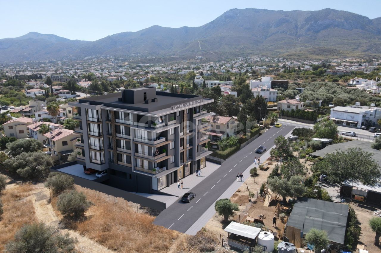 3+1 LUXUS-WOHNUNG ZUM VERKAUF MIT HERRLICHEM BERG-UND MEERBLICK, ÜBERDACHTER PARKPLATZ UND GEWERBEGENEHMIGUNG AUF ZYPERN KYRENIA BELLAPAIS STRAßE ** 