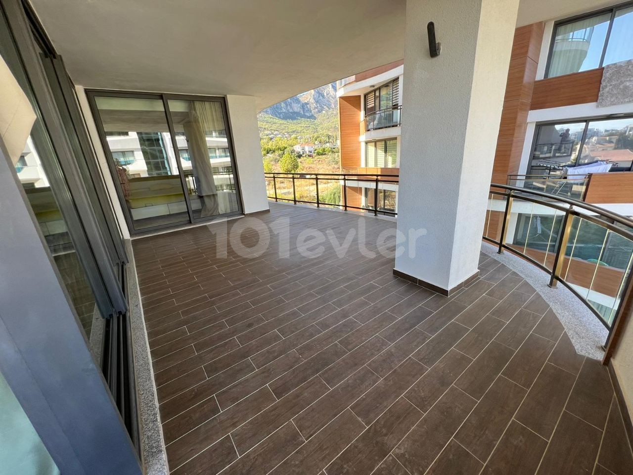 2 + 1 LUXURY APARTMENT FOR RENT WITH MAGNIFICENT MOUNTAIN AND SEA VIEWS, LARGE TERRACE IN THE AKACAN ELEGANCE SITE IN THE CENTER OF KYRENIA ** 